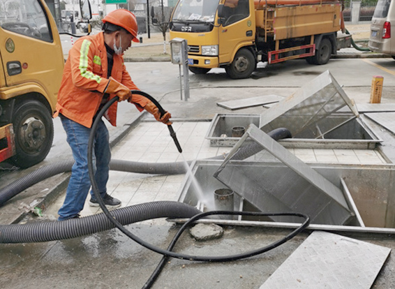 人民路街道隔油池清理
